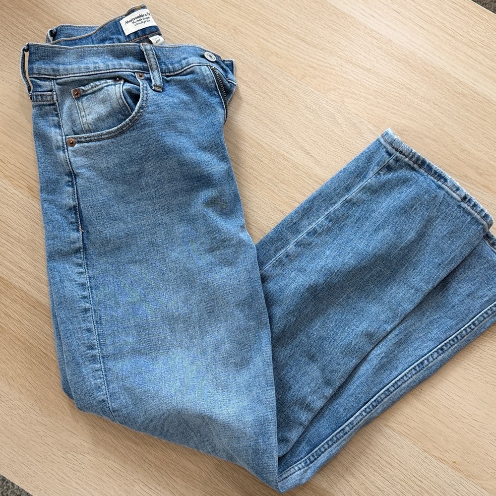 Abercrombie & Fitch Curve Love Ankle Straight Jeans